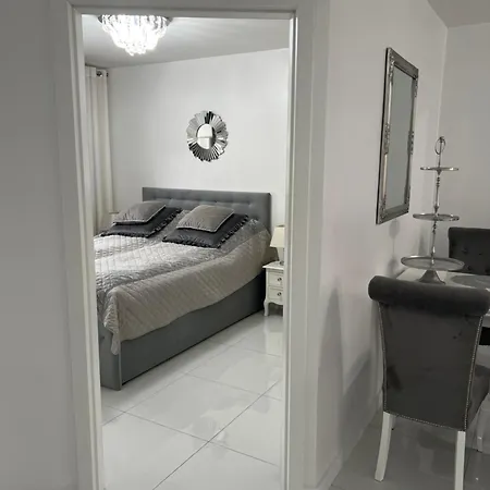 Chanel Centrum Apartment *